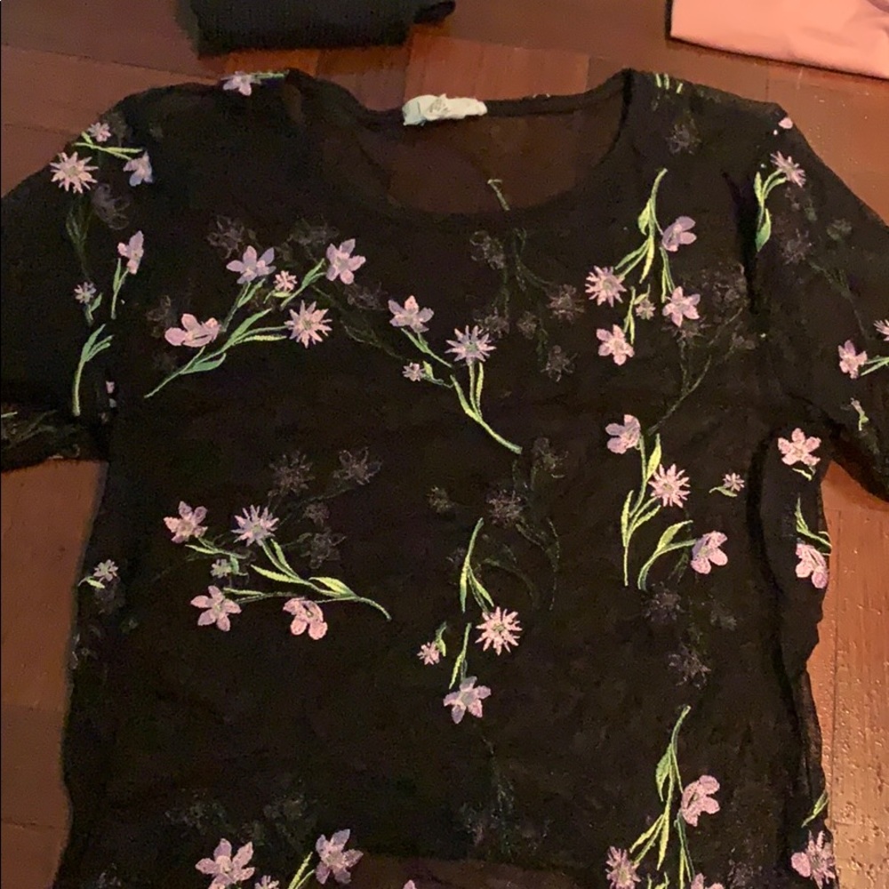 Mesh top with flowers